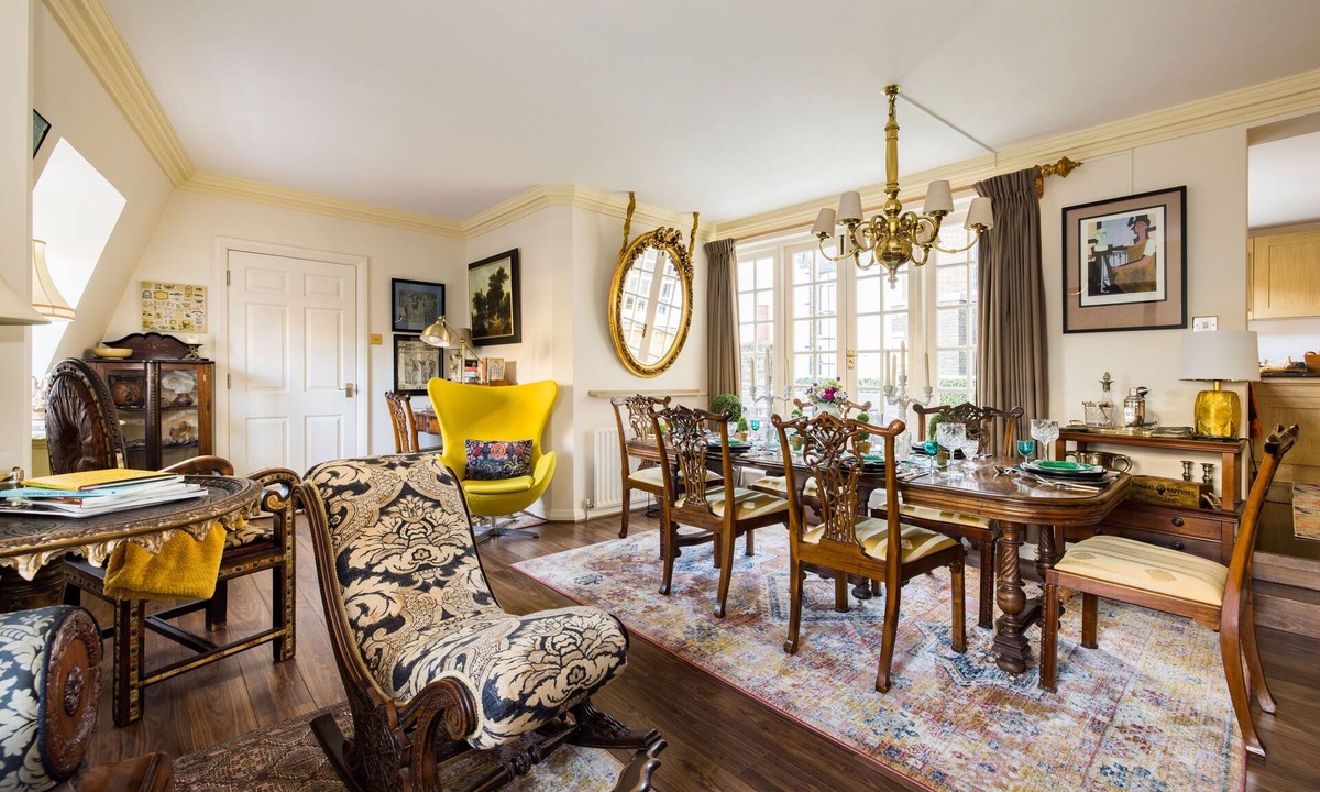 Mayfair Apartment | Mayfair Centre 3-Bed 6-Guest Penthouse w/Patio & AC Berkeley Square
