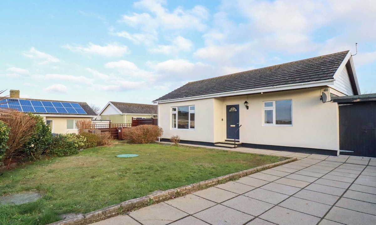 Tintagel House | MERLIN'S RETREAT, pet friendly, with a garden in Tintagel