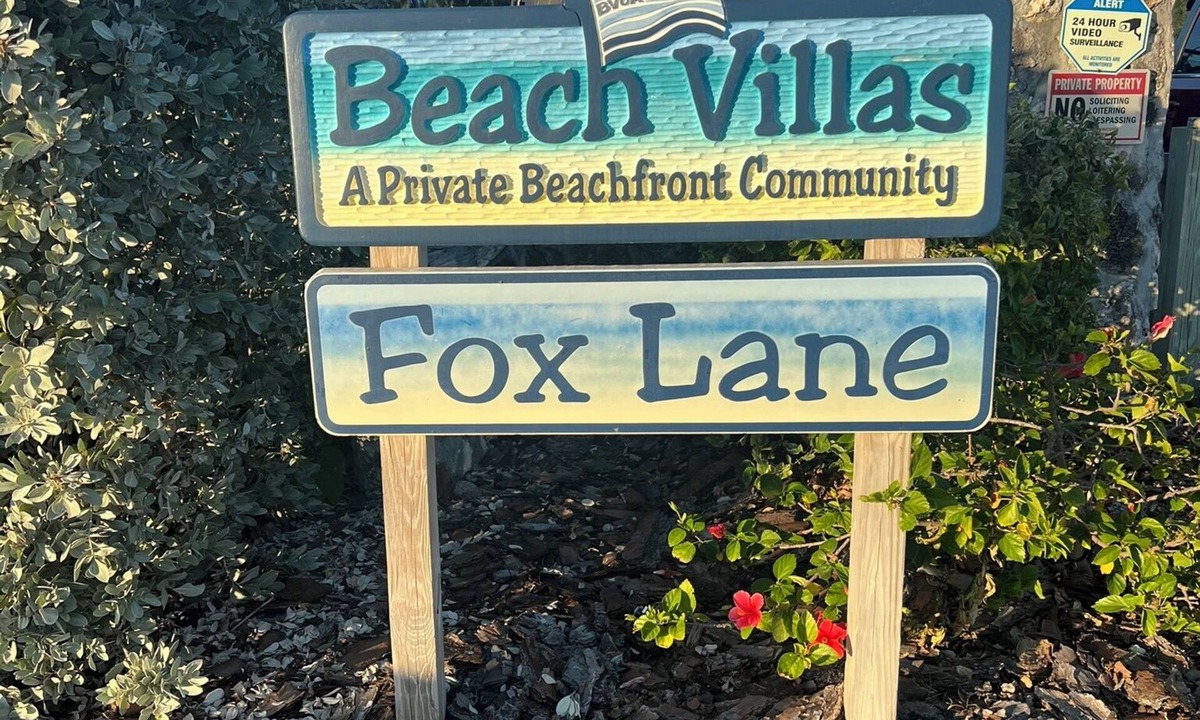 Treasure Cay Villa | Mermaid Beach Villa #672 in wonderful Treasure Cay- 2 Minute walk to Beach &Pool