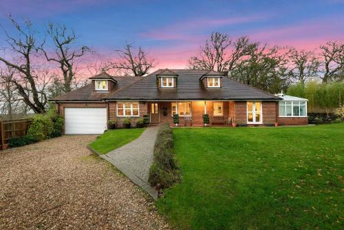 Stuckton House | Mews Hill, 5 bedroom New Forest Holiday Cottage