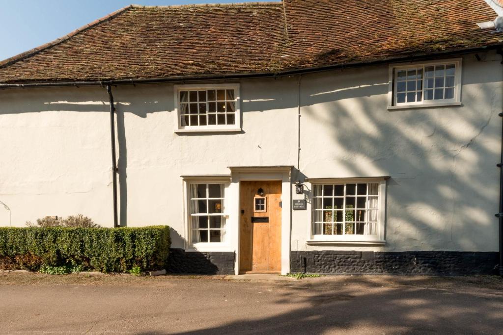 Saffron Walden House | Miller Cottage a luxury 1550's cottage in the Historic centre of Saffron Walden
