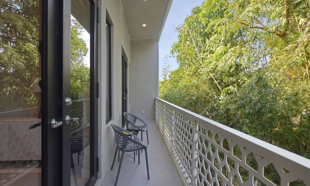 Westwind Apartment | Modern 2BR Steps to Beach Gated Community w/Gym