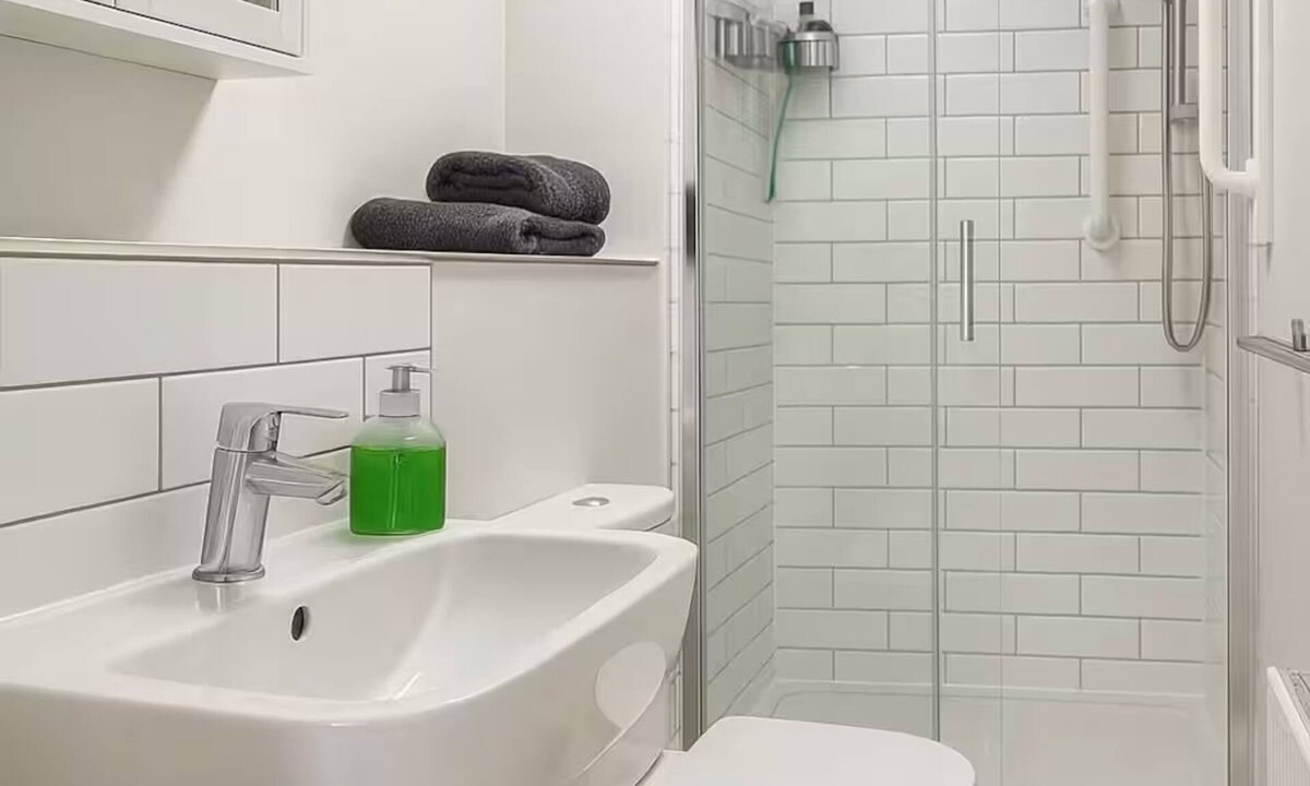 Bedford Apartment | Modern Bedford Home | Sleeps 4 | Parking | Close to Town