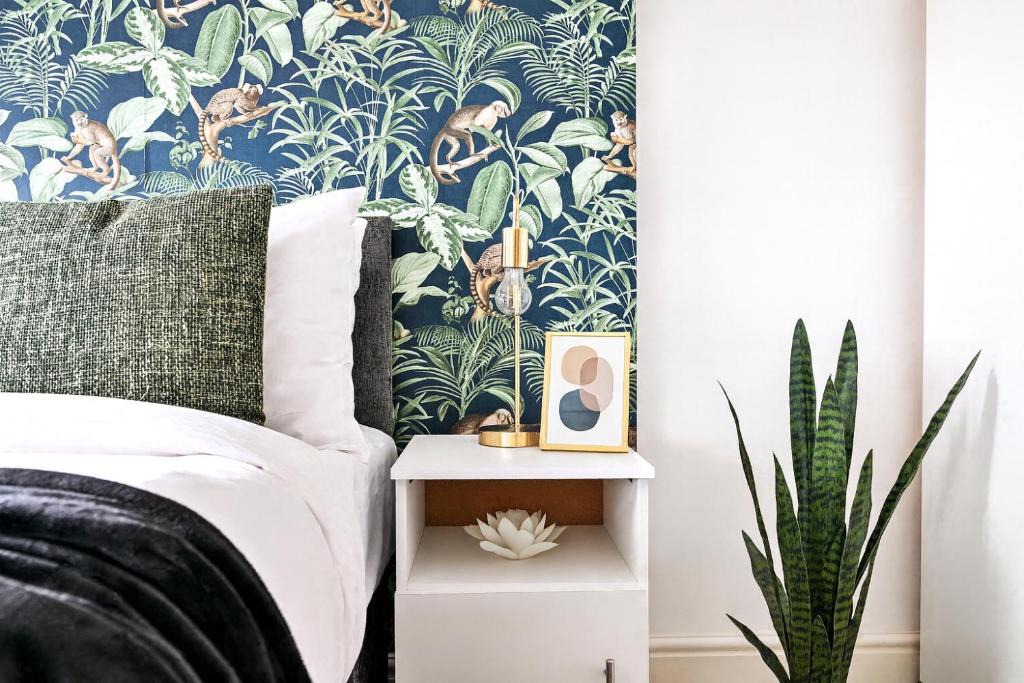 Ealing Apartment | Modern Ealing Broadway Apt -2 mins To Tube & Well-Equipped