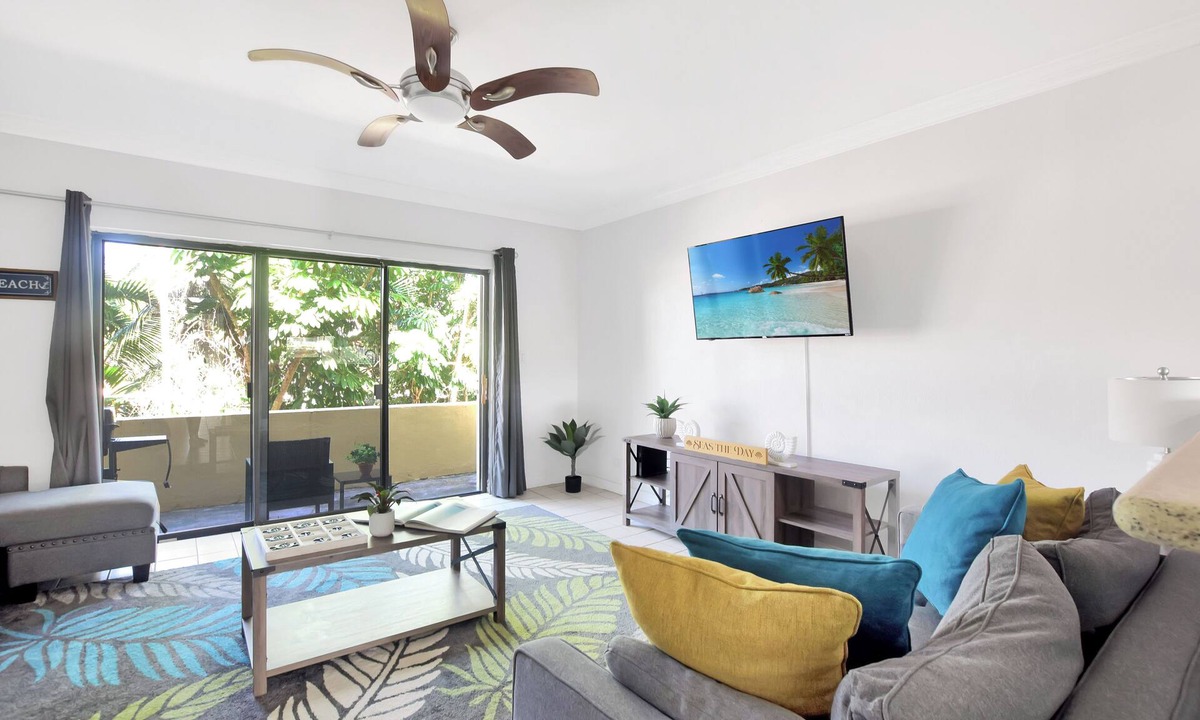 Paradise Island Apartment | Modern Oasis 5min->Atlantis, Restaurants & Beach