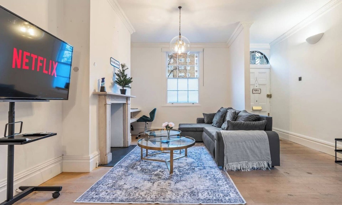 Camden Town House | Modern | Spacious | Luxury 4 Bed in Camden Town