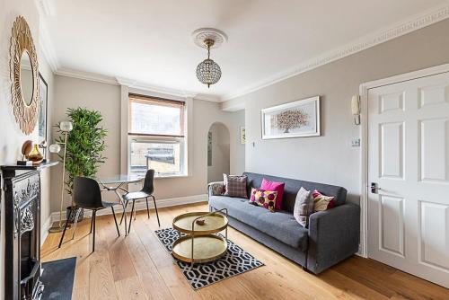 Avonmore and Brook Green Apartment | Modern Top-Floor Victorian Charm in Kensington
