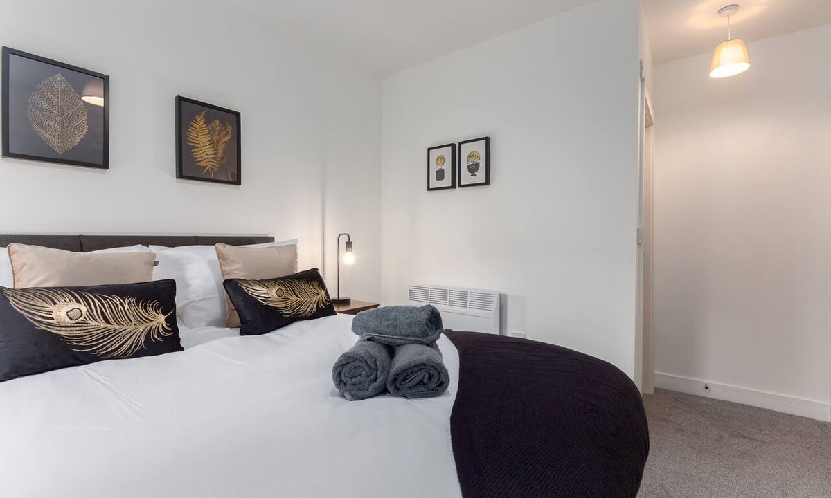 Blackpool Town Center Apartment | Modern Two Bed Apartment, Sleeps 5, Central location
