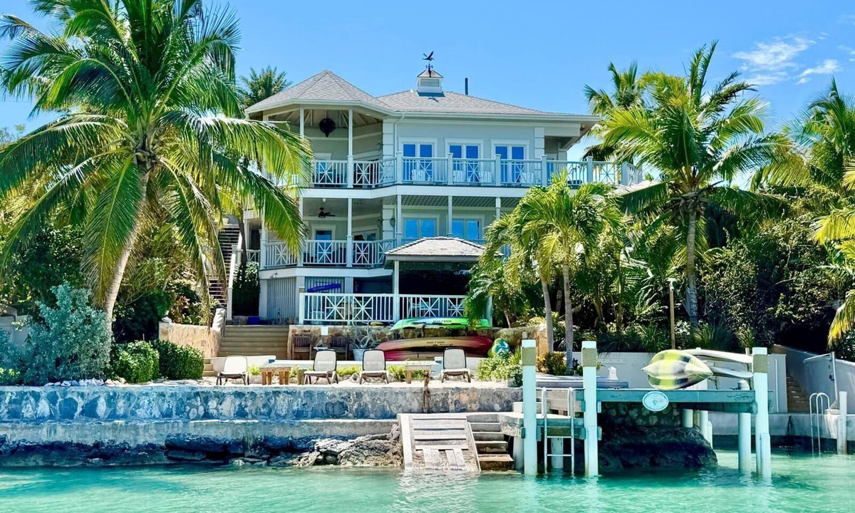Hartswell House | Moriah Harbour-Thevine House-private dock & pool.By ocean,amazing view & scenery