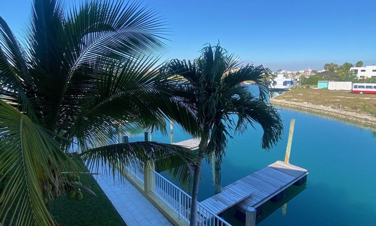 Bell Channel Bay Condo | Nancy's Port Lucaya Retreat