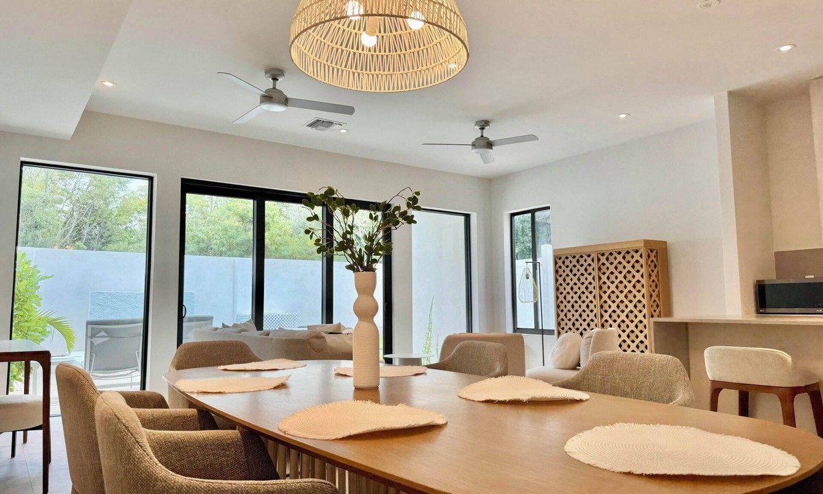 Westwind House | New 3bd Townhouse - Gated - Private Plunge pool - Beach and Gym access