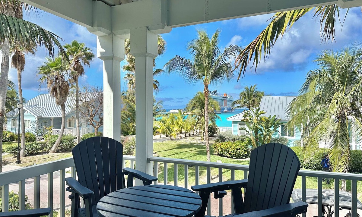Alice Town Condo | New! Beautiful "Bahamas Sunset" Ocean View! Walk to Pool/Casino! Private Beach