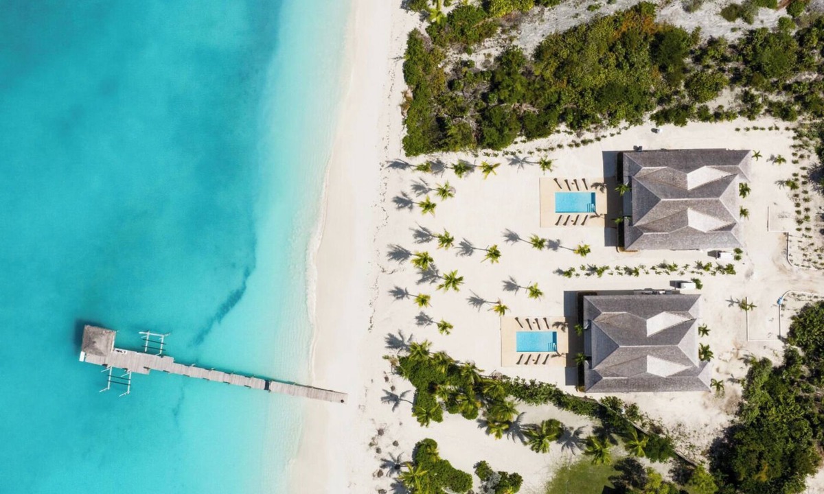 Great Exuma Villa | NEW BluWakes 10BR Beachfront, Pool, Luxury