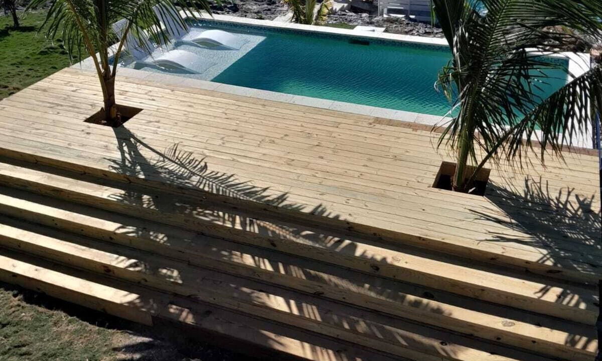 Rainbow Bay House | NEW POOL! Luxury waterfront! "Rainbow Charm" *GAME ROOM!*