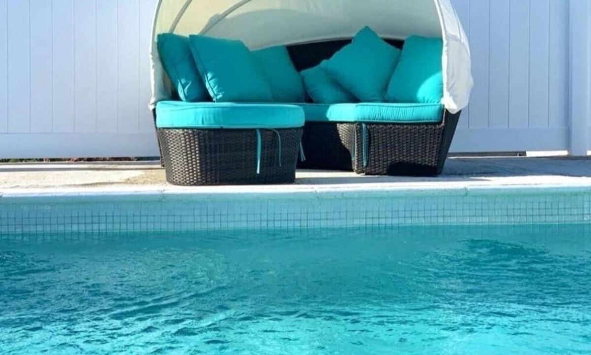 Governor's Harbour House | Newly Remodeled Beach House w/ shared Pool near Governors Harbour
