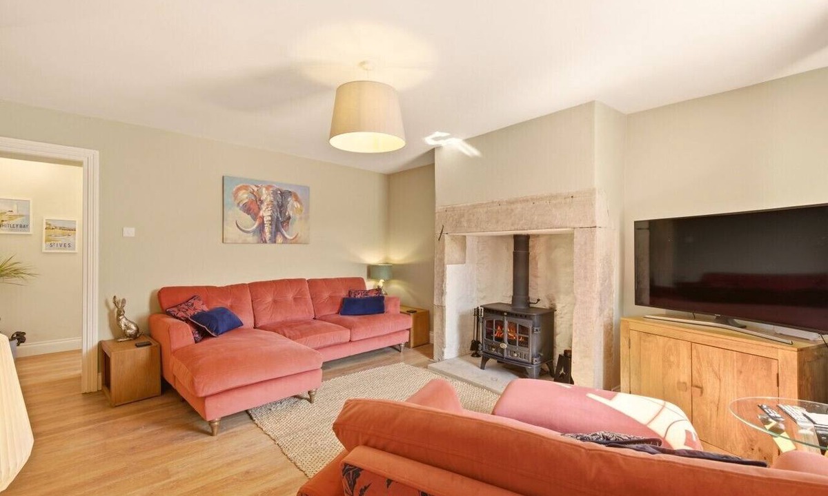 Newbrough House | North Cottage - North East Escapes