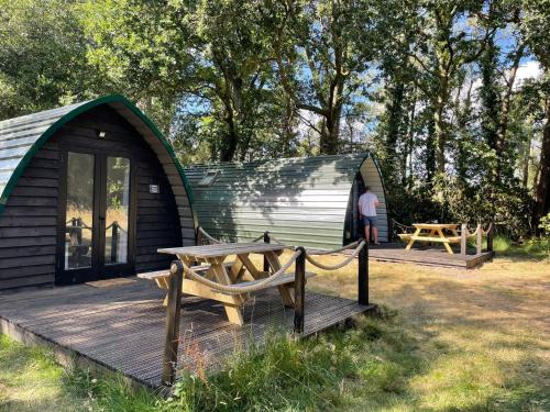 Holworth House | Nuthatch Cabin at Cloudshill Glade