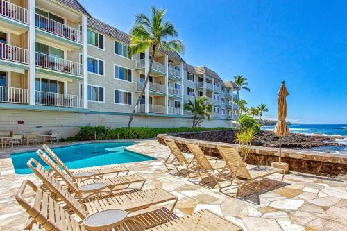 Kailua-Kona House | Ocean & Lagoon View Condo! - Hale Kona Kai 309 by Casago Kona