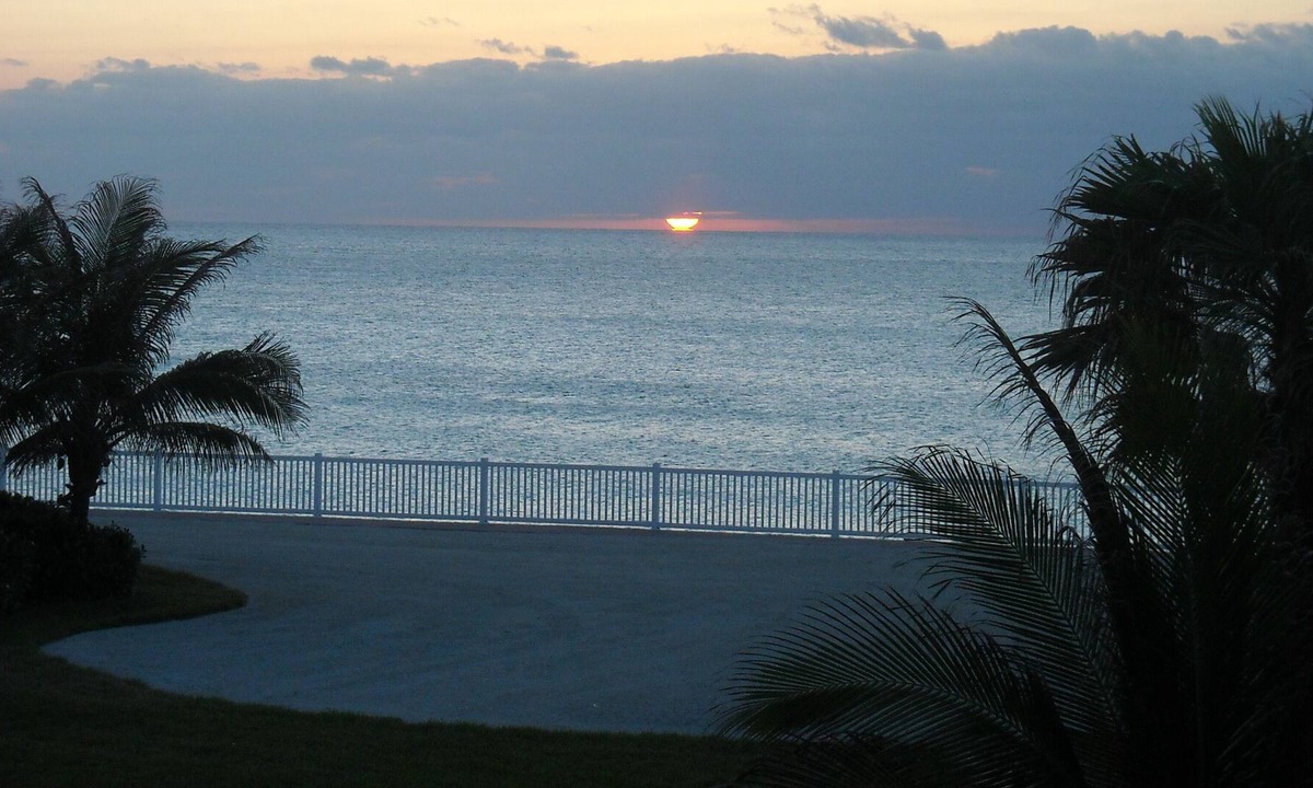 Alice Town Villa | Ocean View Resorts World Bimini Bay 2/2 luxury Villa