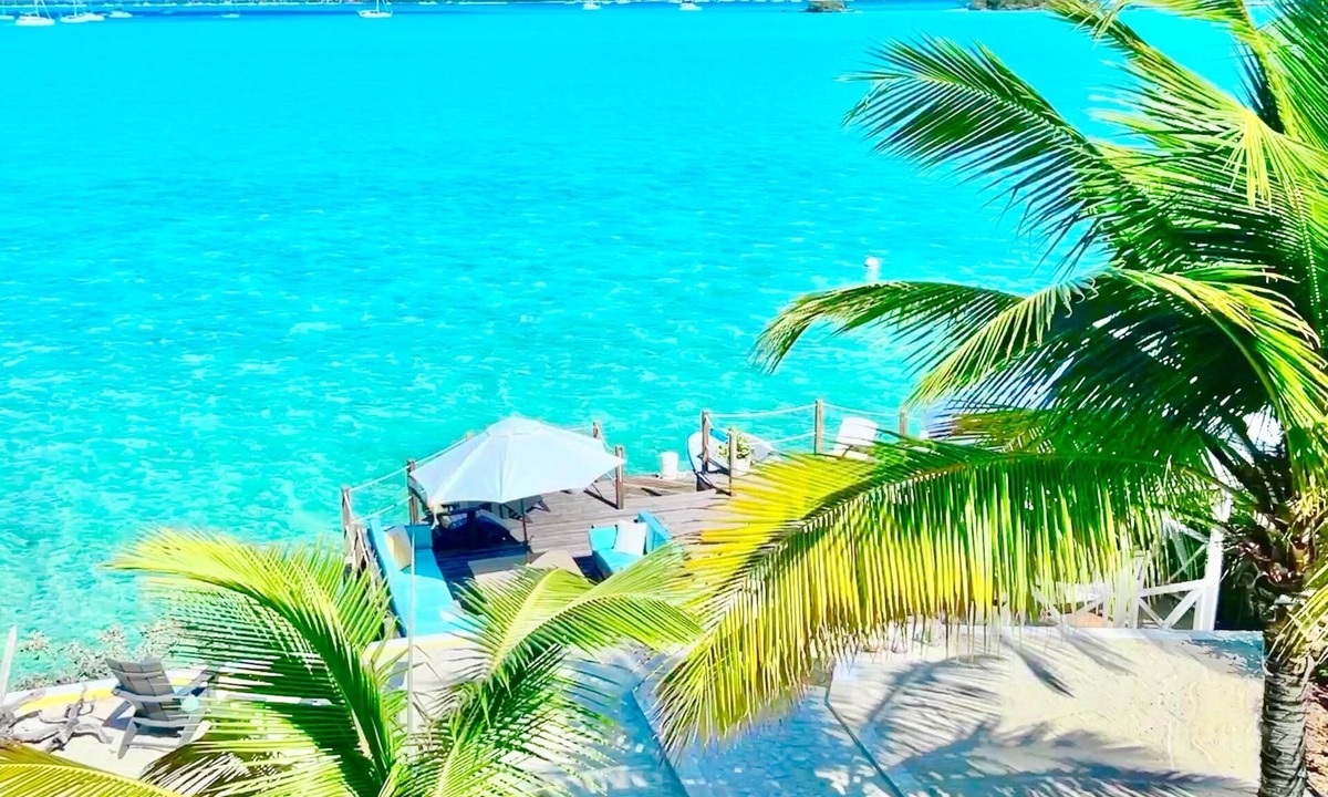 George Town Villa | Oceanfront 4b/4ba Exuma Villa, February Point, Generator