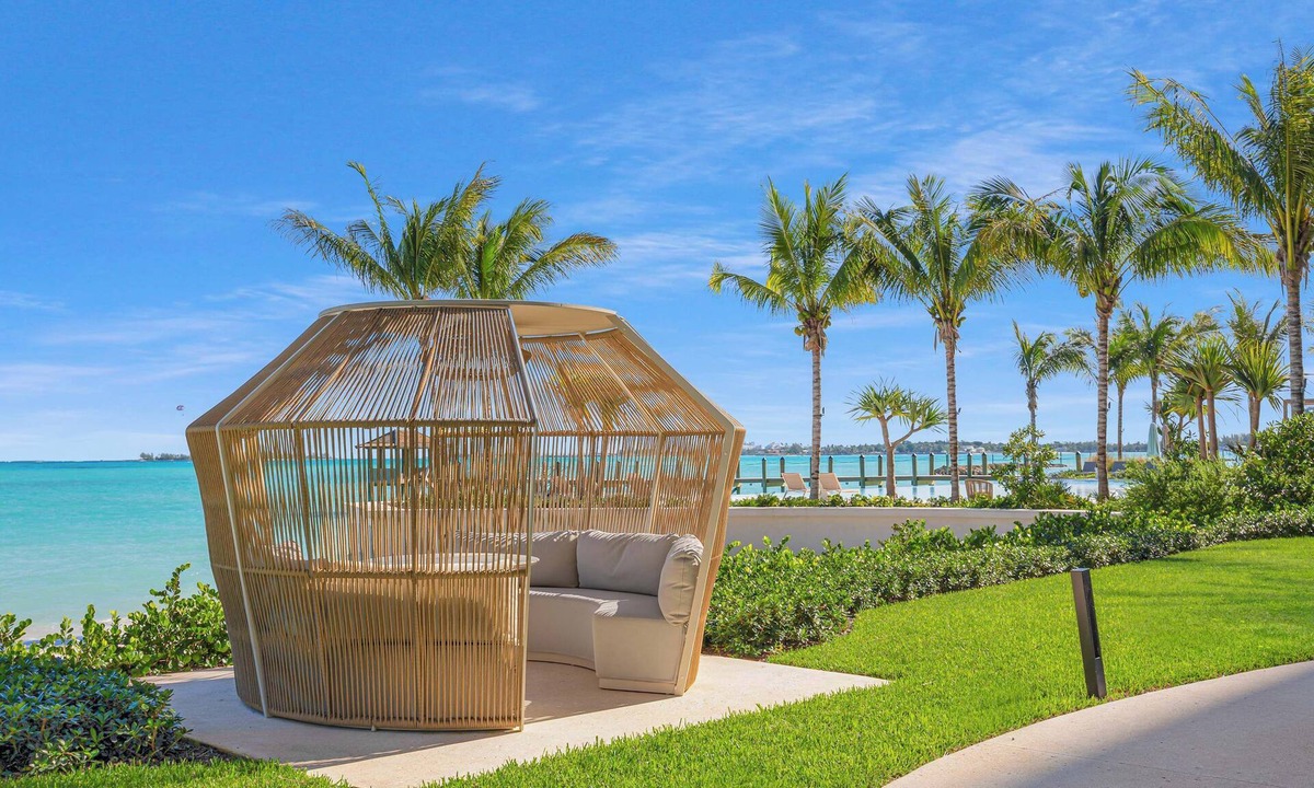 Nassau Apartment | Oceanfront Aqualina Penthouse with Infinity Pool