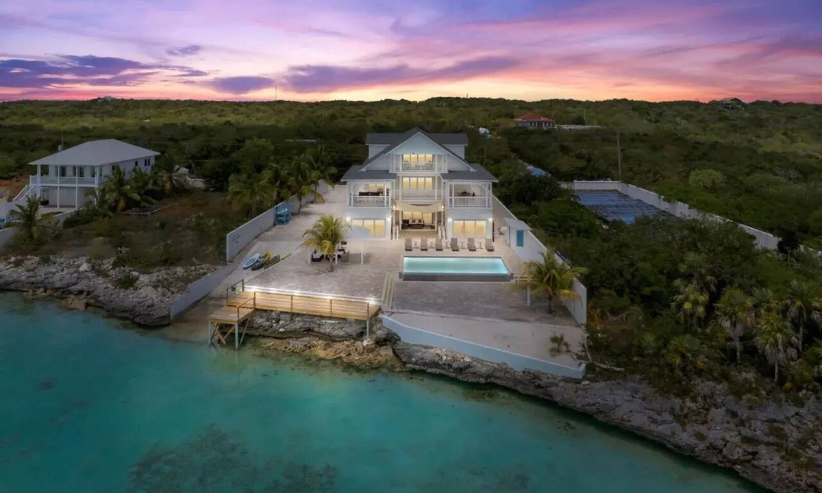 George Town House | Oceanfront mansion, heated infinity pool. 6 double rooms, 11 beds can sleep 18