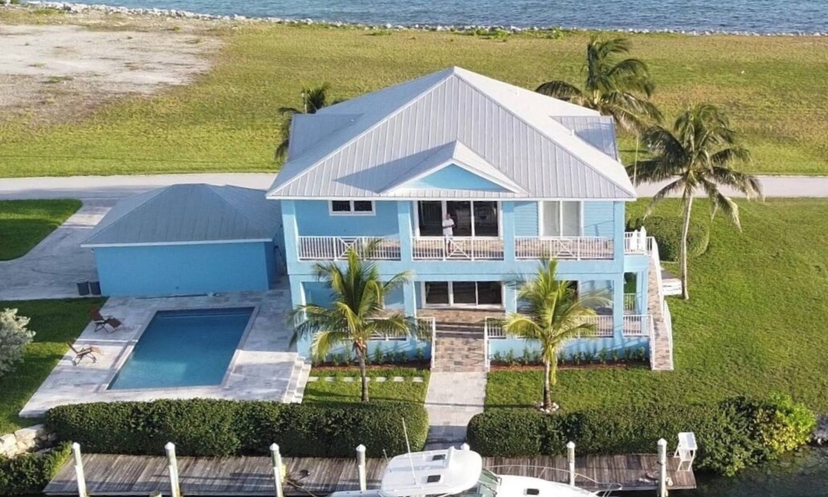 West End House | Old Bahama Bay, Private newer home, deep water dock, pool, West End, Bahamas
