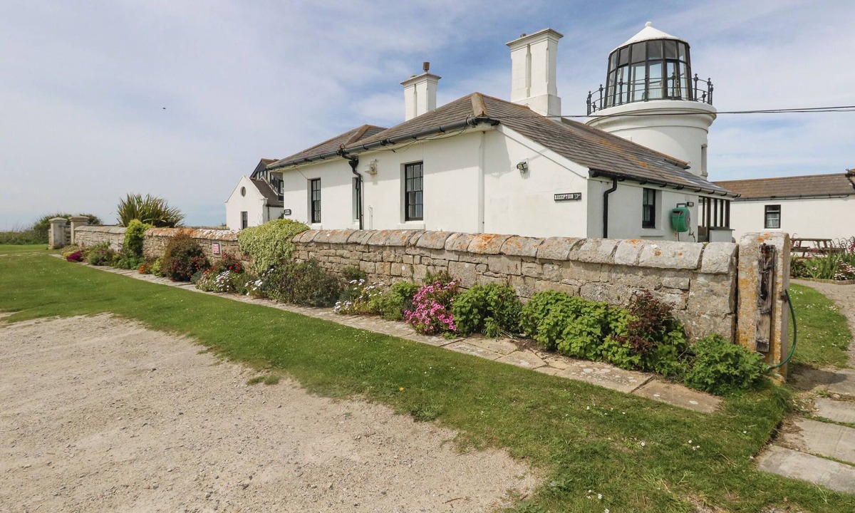Southwell Cottage | OLD HIGHER LIGHTHOUSE STOPES COTTAGE, with pool in Portland Bill