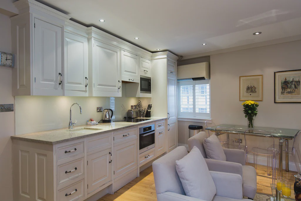 Brompton & Hans Town Apartment | One-Bedroom Apartment - Spacious and Modern - Chelsea - NGH