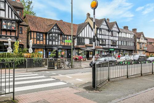 Oxted Apartment | Oxted High St