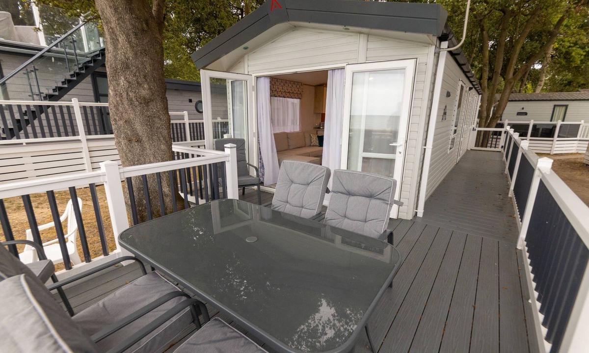 Mudeford Cottage | Paddington's Place – A Luxurious Seaside Escape in Mudeford