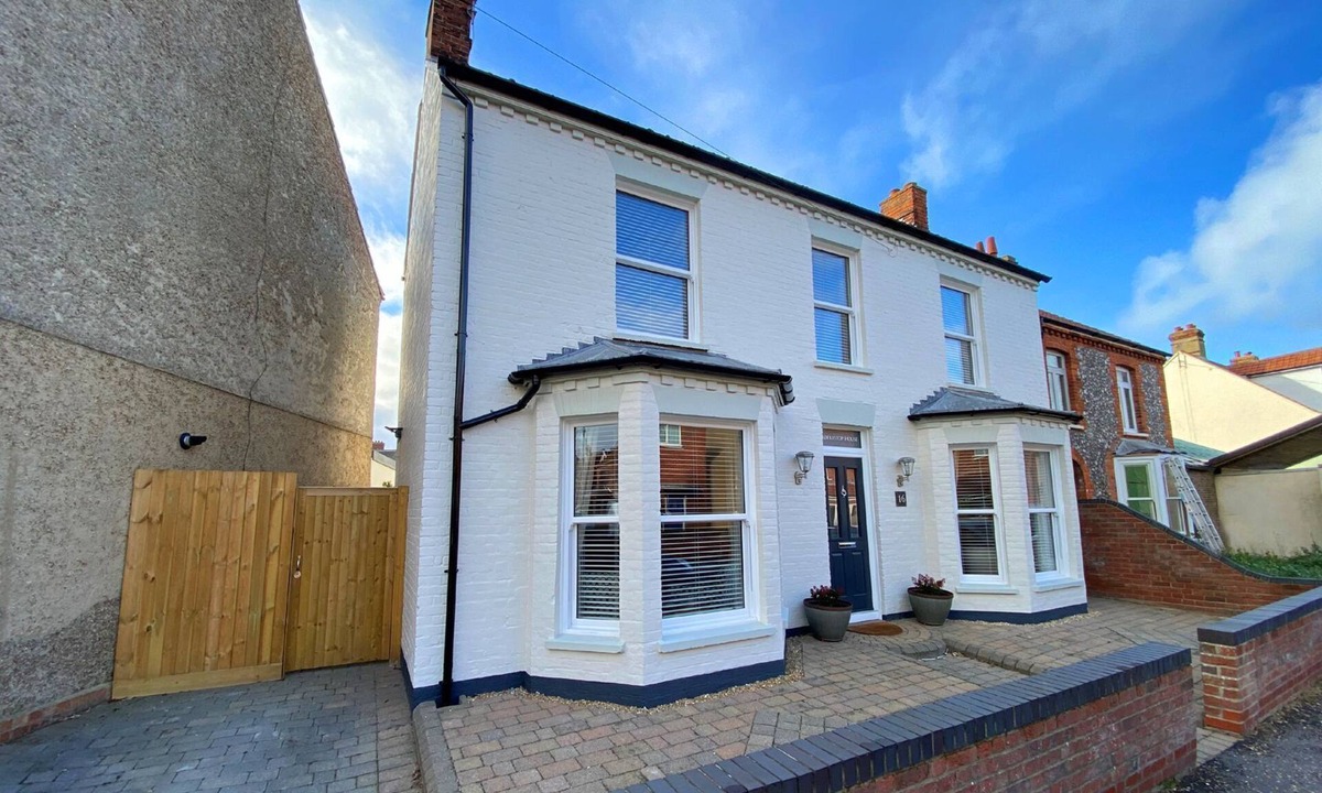 Sheringham House | Paddlestop House - a stunning house, with parking in Sheringham