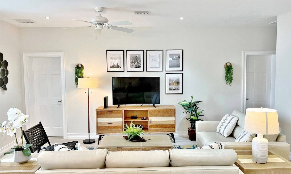 Palm Cay Villa | Palm Cay Resort Collection – Signature Poolfront Villa with Resort-Style Living