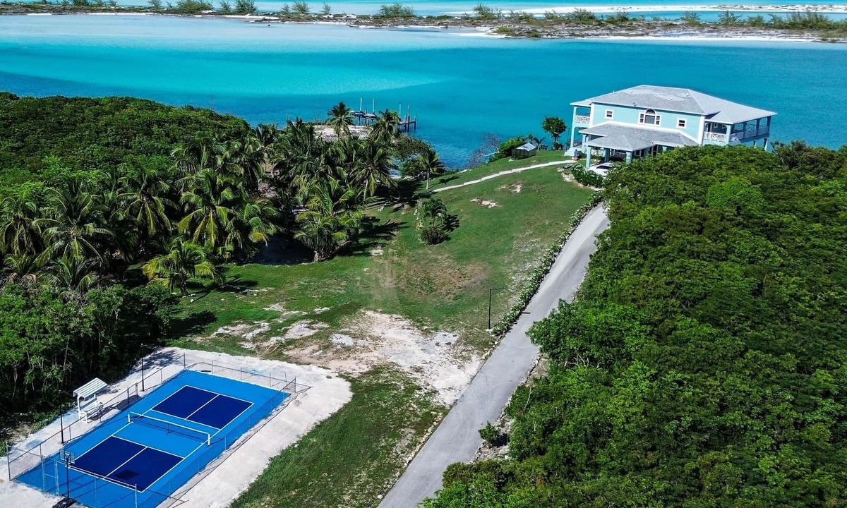 Great Exuma House | Panoramic Ocean Views, Private Beach, Dock, Pickleball, and Housekeeping