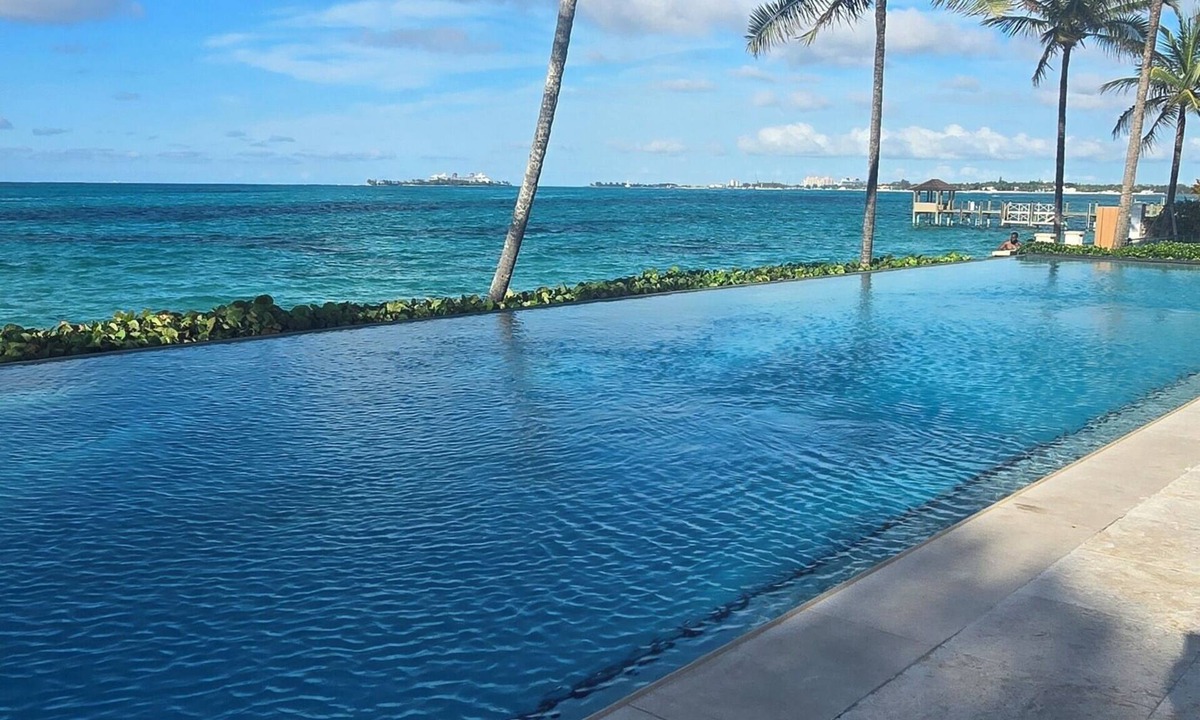 Westward Villas Subdivision Condo | Paradise at one cable beach