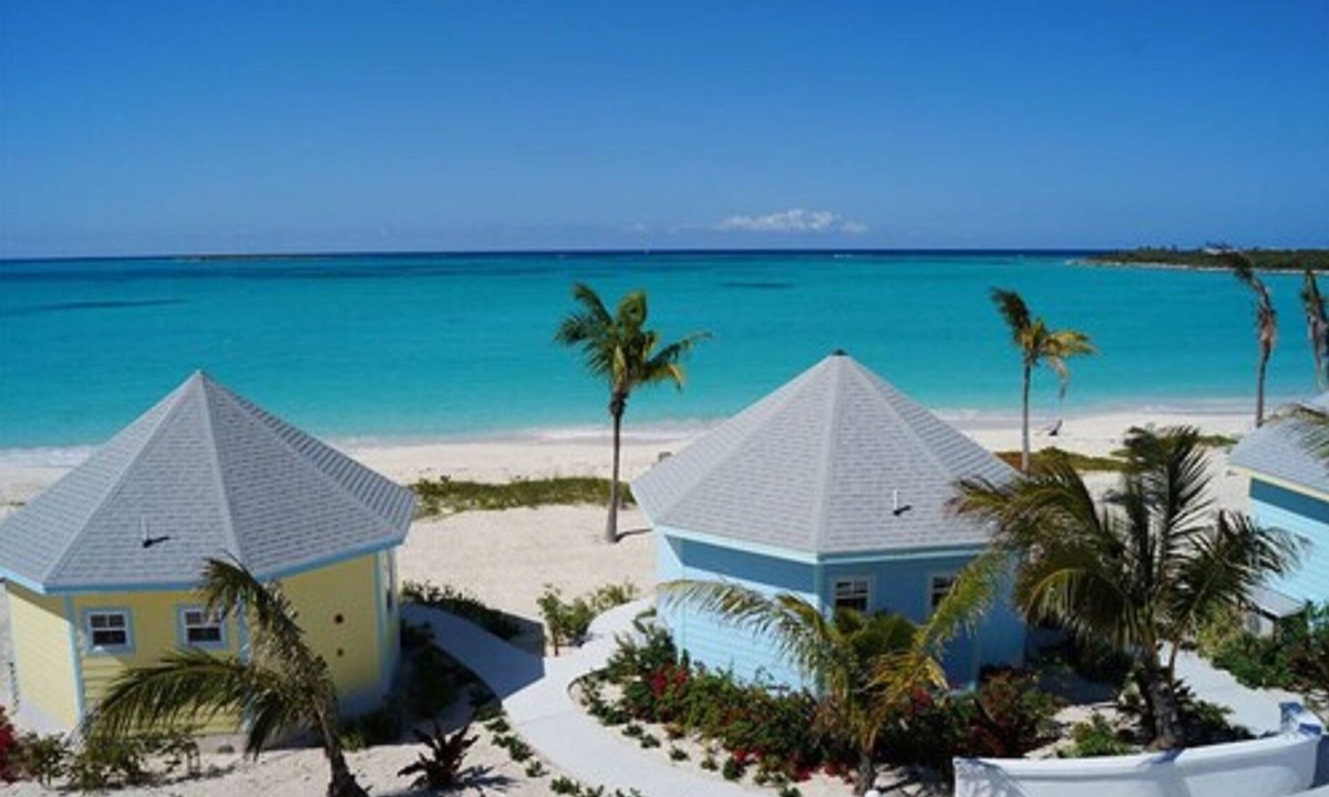 Rokers Point Hotel | Paradise Bay