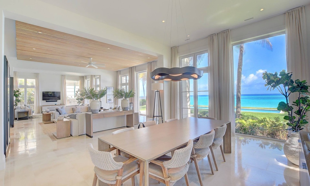 Nassau Villa | Paradise Beach Villa, OCEANFRONT~Paradise Island~