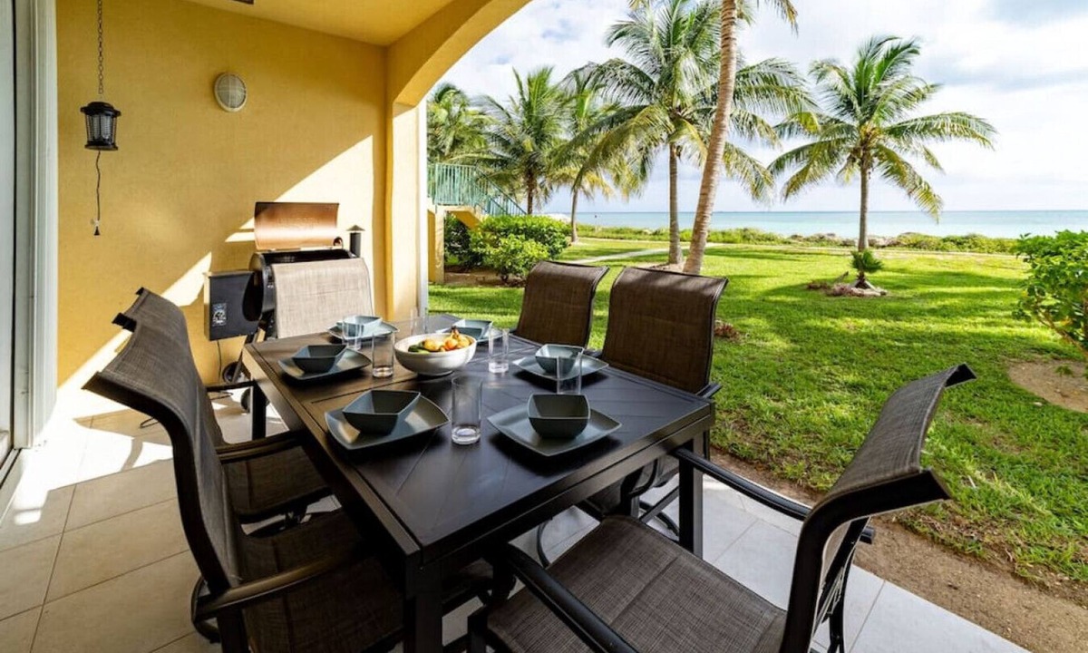Bahamas Terrace Condo | Paradise Retreat – A Tropical Oceanfront Villa, Steps to Beach, Pool & Jacuzzi