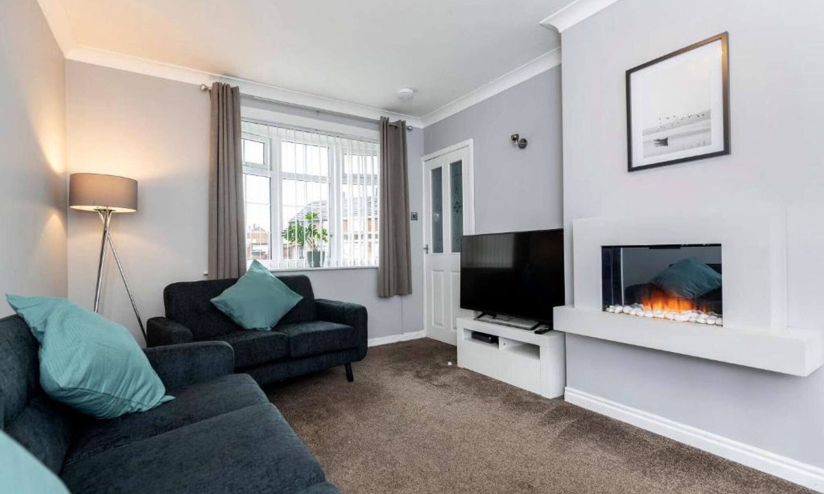 Billingham House | Park Green - Spacious 3 Bedroom House