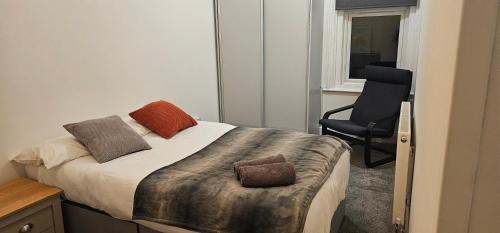 Reading Apartment | Peaceful Studio for 2 with Ensuite & Private Kitchen