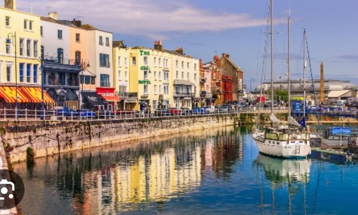 Ramsgate Apartment | Pet Friendly, Top Floor Apt w/Sea View, Sleeps 5