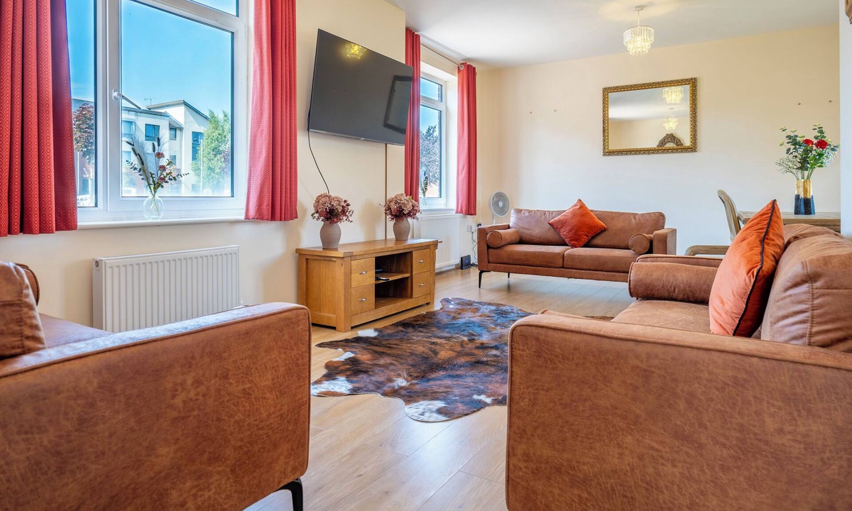 Bletchley House | Posh Wetheringsett in Milton Keynes