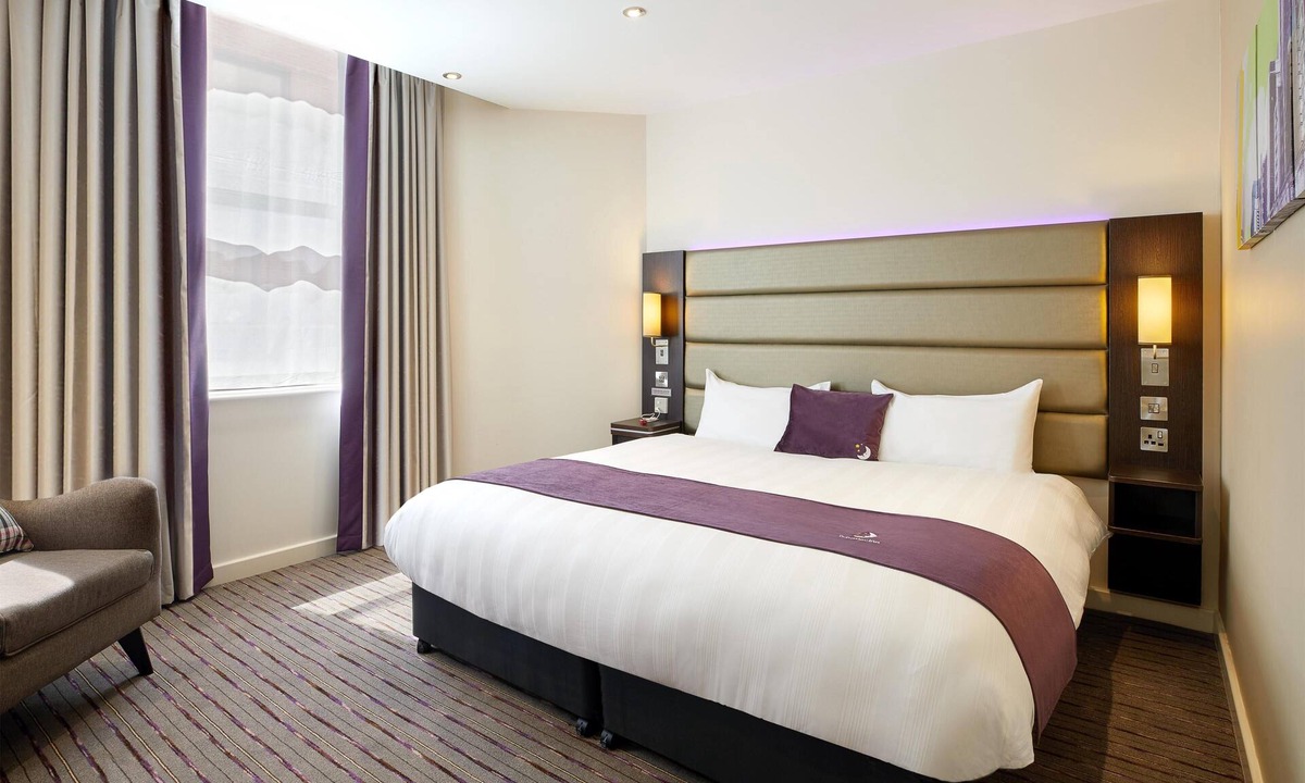 Wolverhampton Hotel | Premier Inn Wolverhampton North