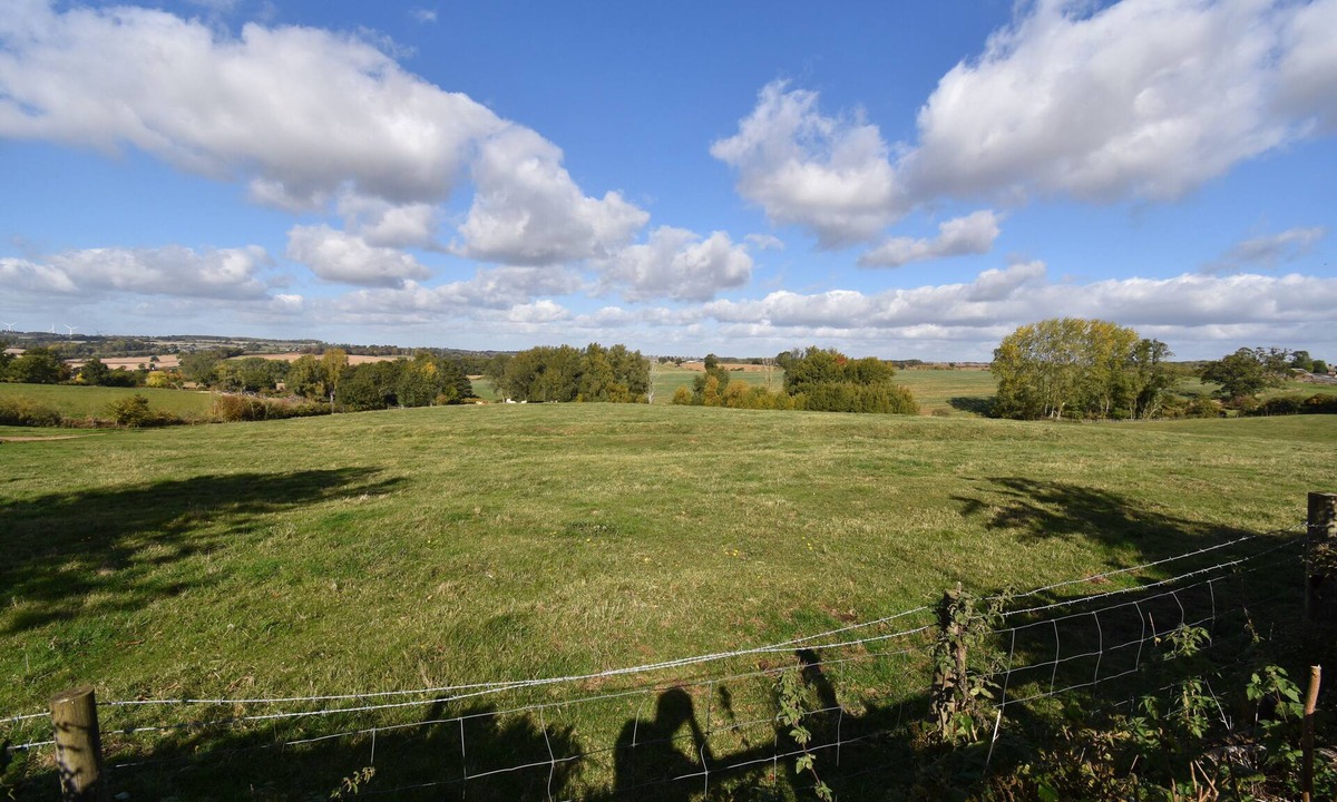 Maidwell House | Pretty Northamptonshire cottage overlooking the Brampton Valley