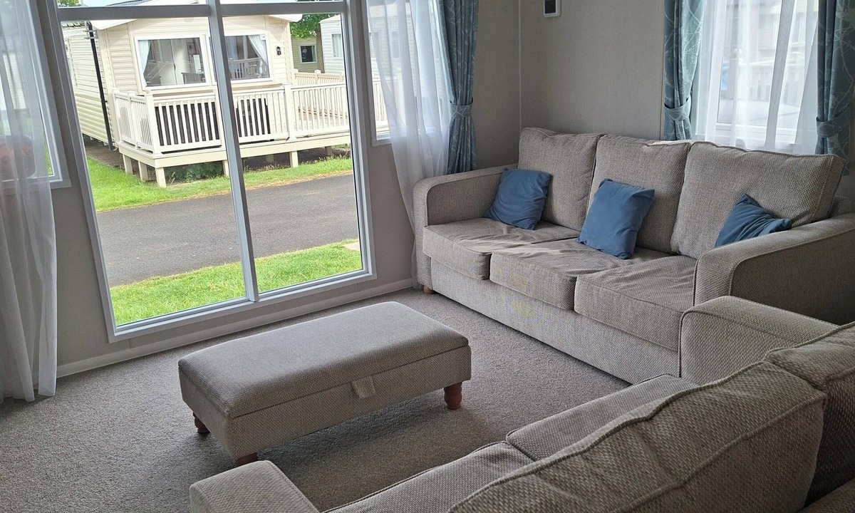 Filey Cottage | Primrose Valley 3-Bed Caravan, Sleeps 8, Pets Ok