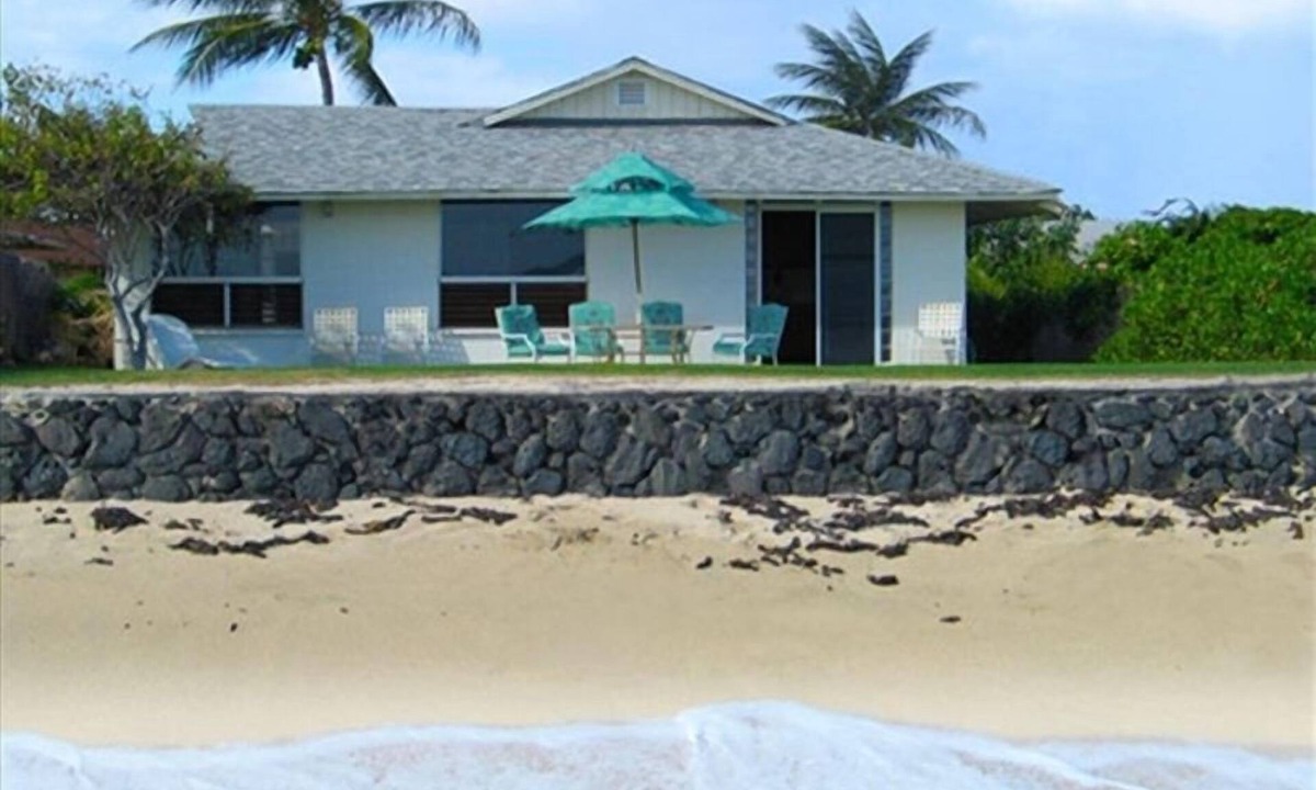 Ewa Beach House | Private Beach House, outside seating, BBQ, Wi-fi. Special need-just ask Karen.