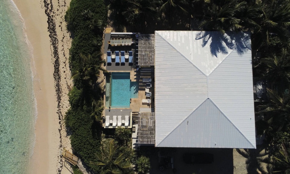 Double Bay House | Private Estate on Pink Sand Beach w/2 Pools, Home Theater, Kayaks, PBoards