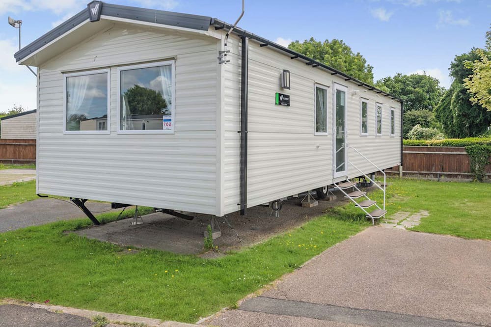 Great Yarmouth House | Provides a comfortable amount of living space.