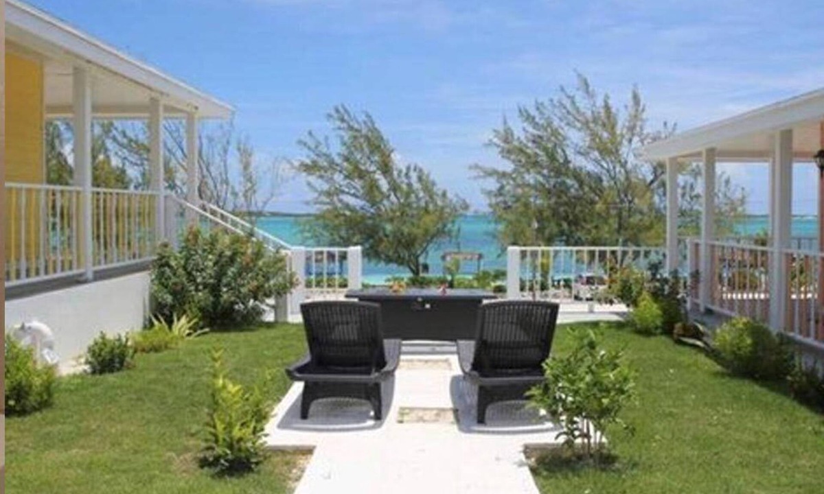Rolleville Villa | Quaint 1-bedroom villa with AC in charming Rolleville Exuma Bahamas