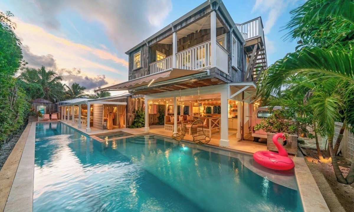 Dunmore Town House | Retro Designer Bungalow 200' from Beach w/VW Bus Grill & Pool